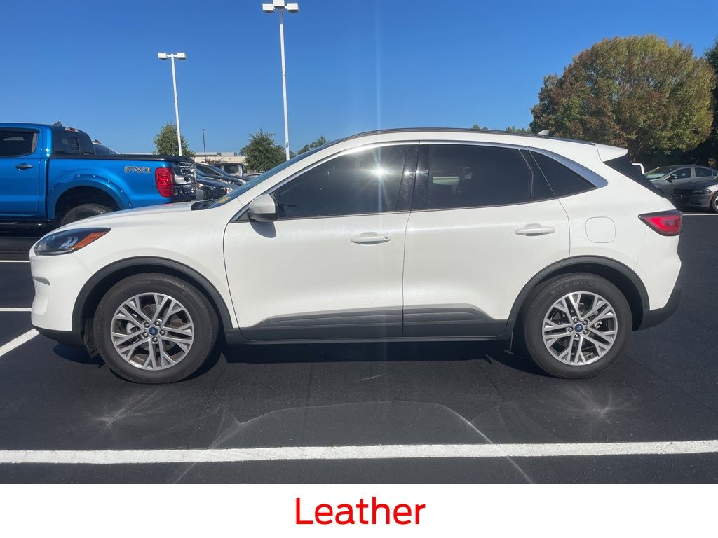 2022 Ford Escape SEL photo 2