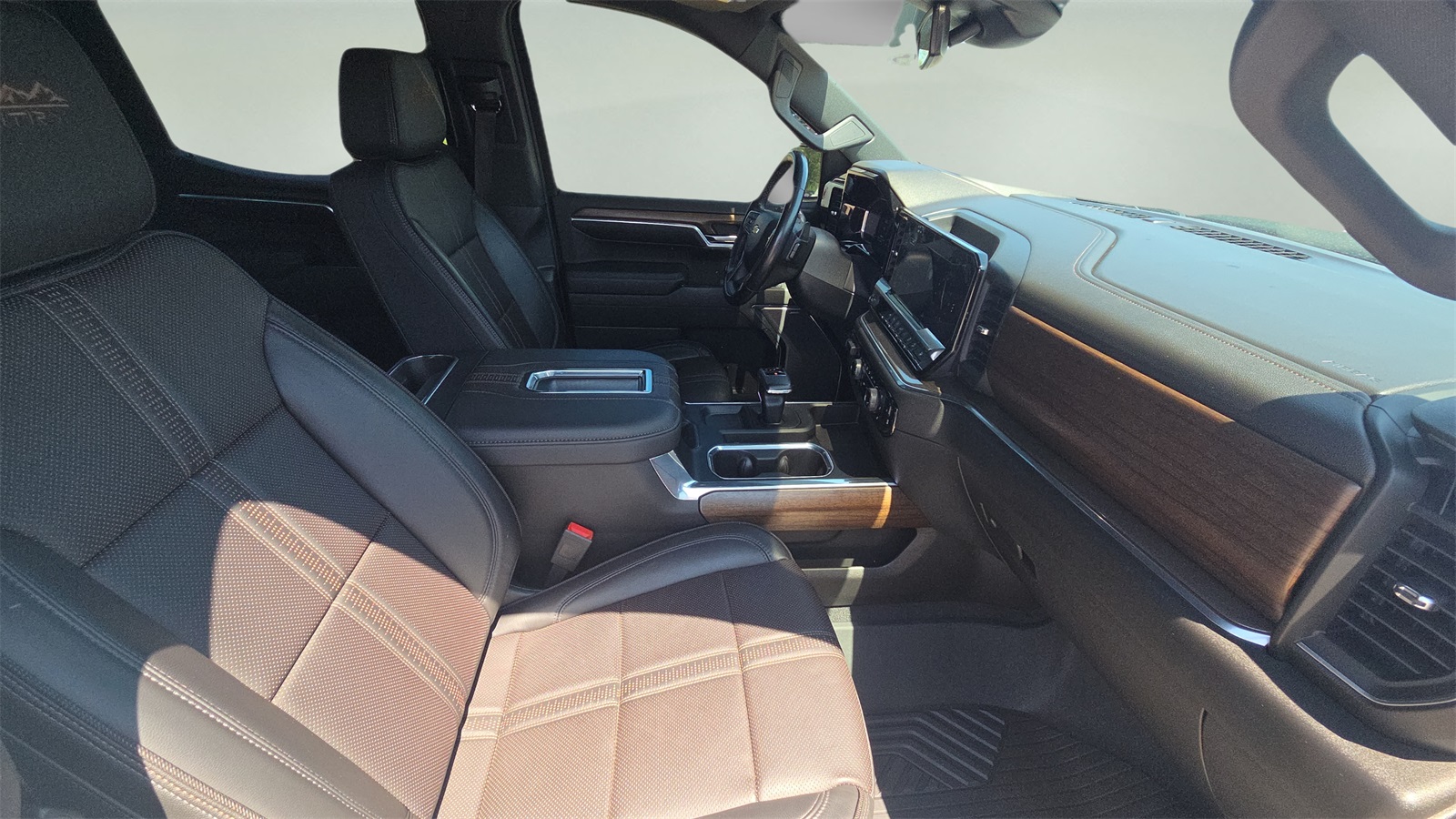 2022 Chevrolet Silverado 1500 High Country photo 24