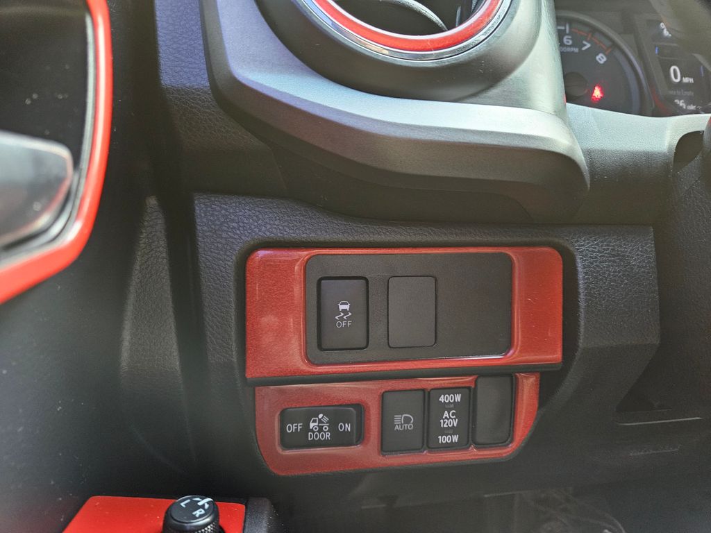 2020 Toyota Tacoma TRD Sport photo 11