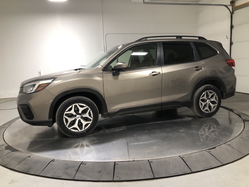 2020 Subaru Forester Premium photo 2