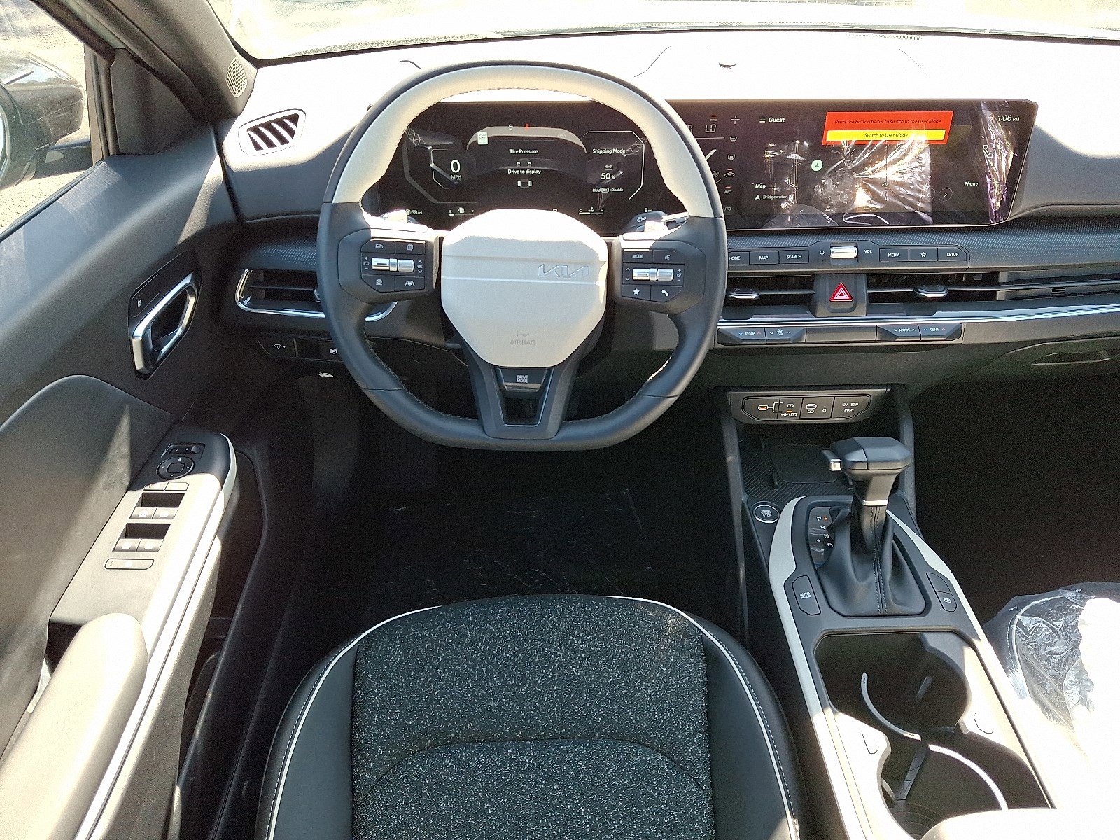 2025 Kia K4 GT-Line photo 6