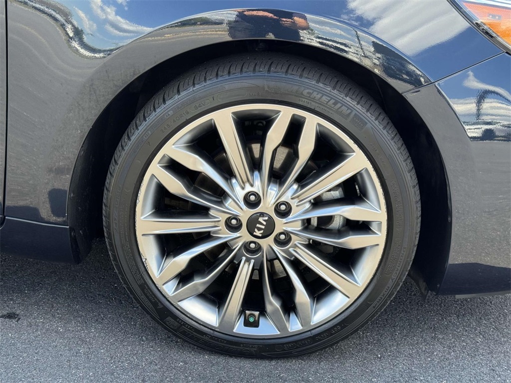 2020 Kia Cadenza Limited photo 8
