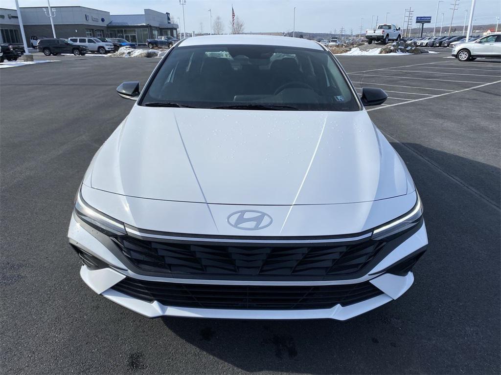 2025 Hyundai Elantra Hybrid SEL Sport photo 2