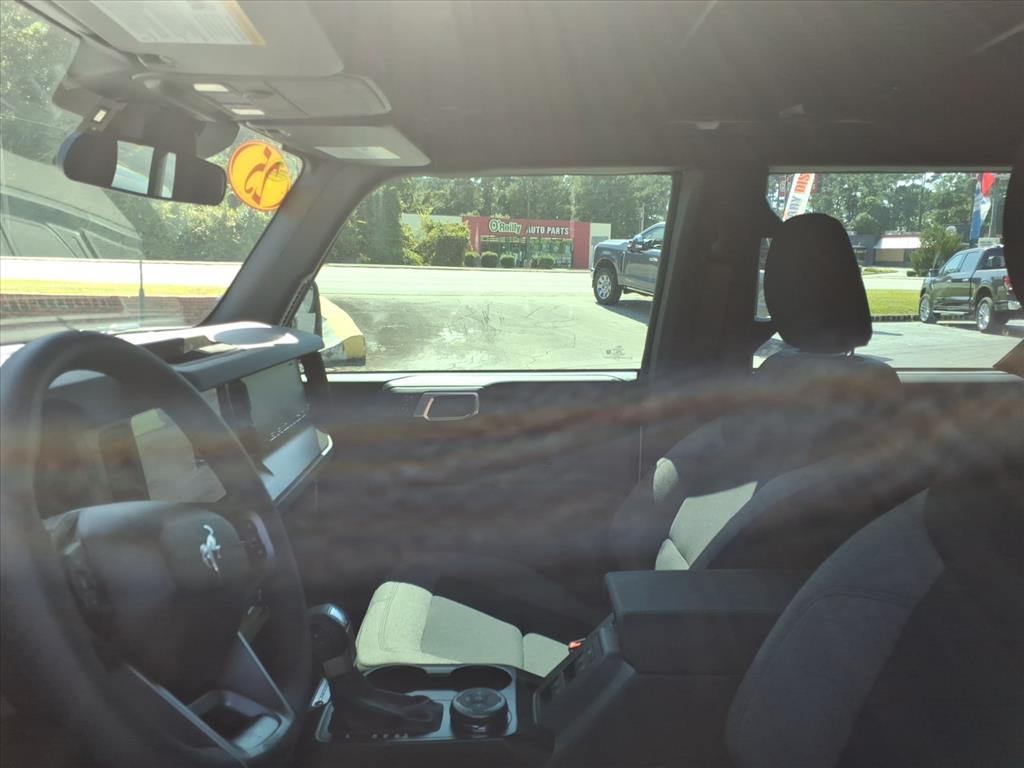 2025 Ford Bronco Base photo 4