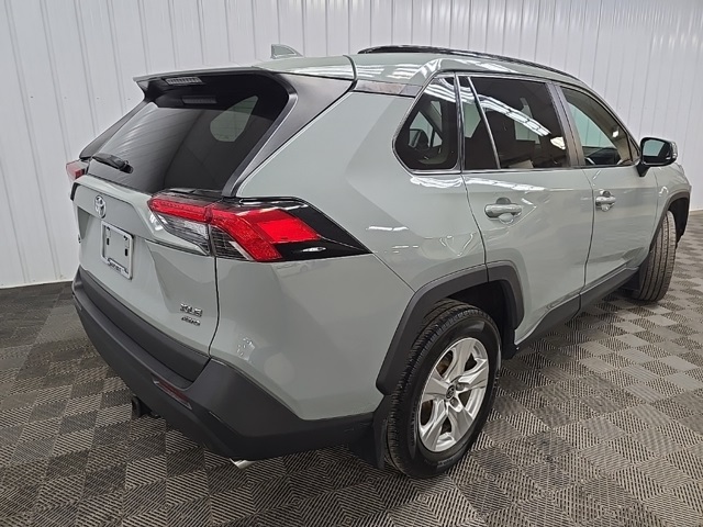 2021 Toyota RAV4 XLE photo 15