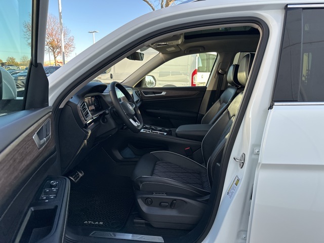 2025 Volkswagen Atlas SEL Premium R-Line photo 10
