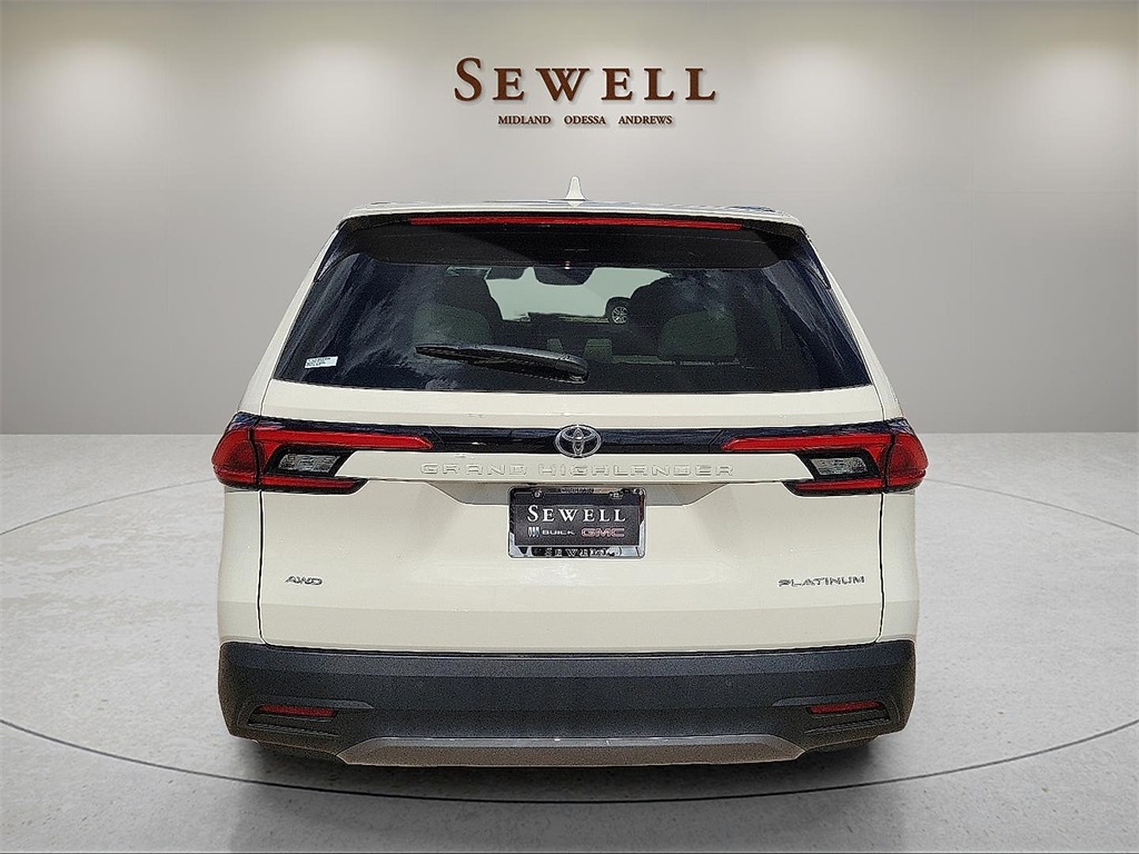 2024 Toyota Grand Highlander XLE photo 4