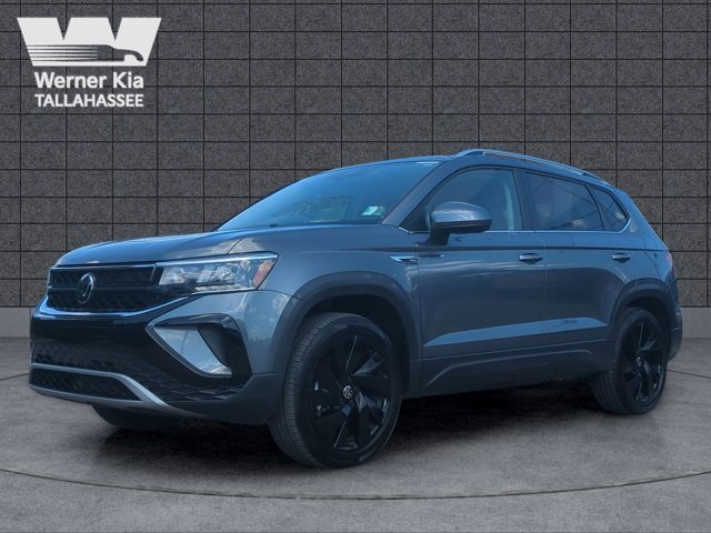 2024 Volkswagen Taos SE's photo