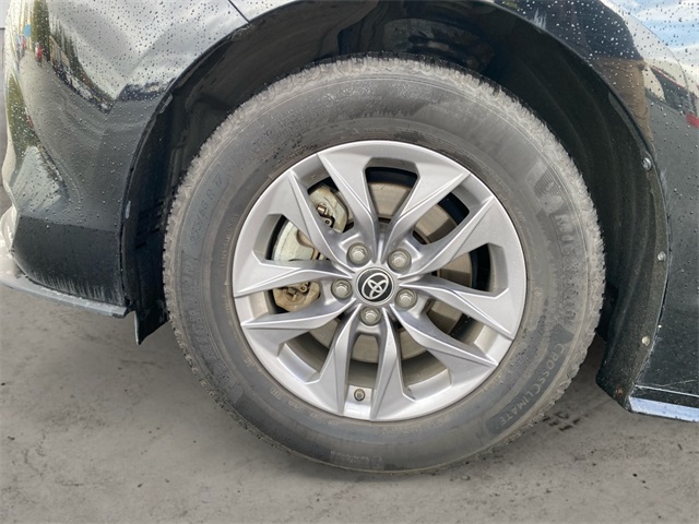 2023 Toyota Sienna LE photo 14