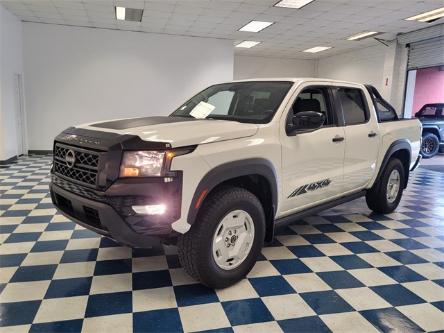 2024 Nissan Frontier SV Crew Cab photo 3