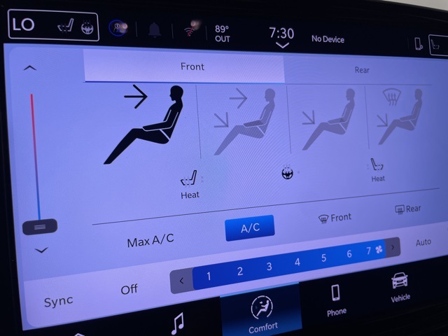 2026 Chrysler Voyager LX photo 31