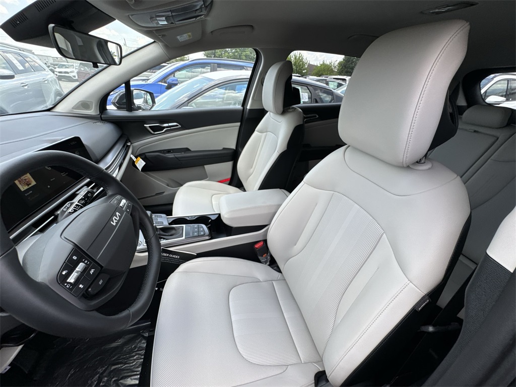 2026 Kia Sportage EX photo 3