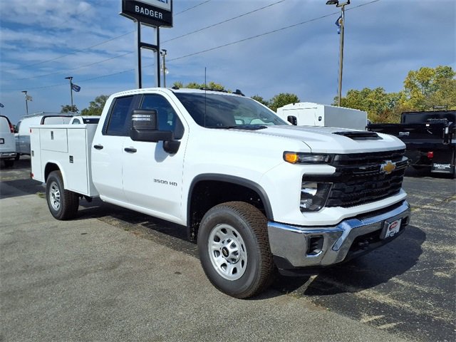 2025 Chevrolet Silverado Work Truck photo 3