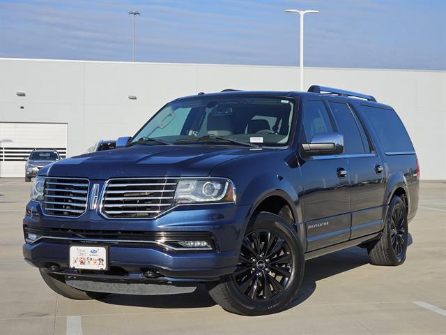 2015 Lincoln Navigator Base's photo