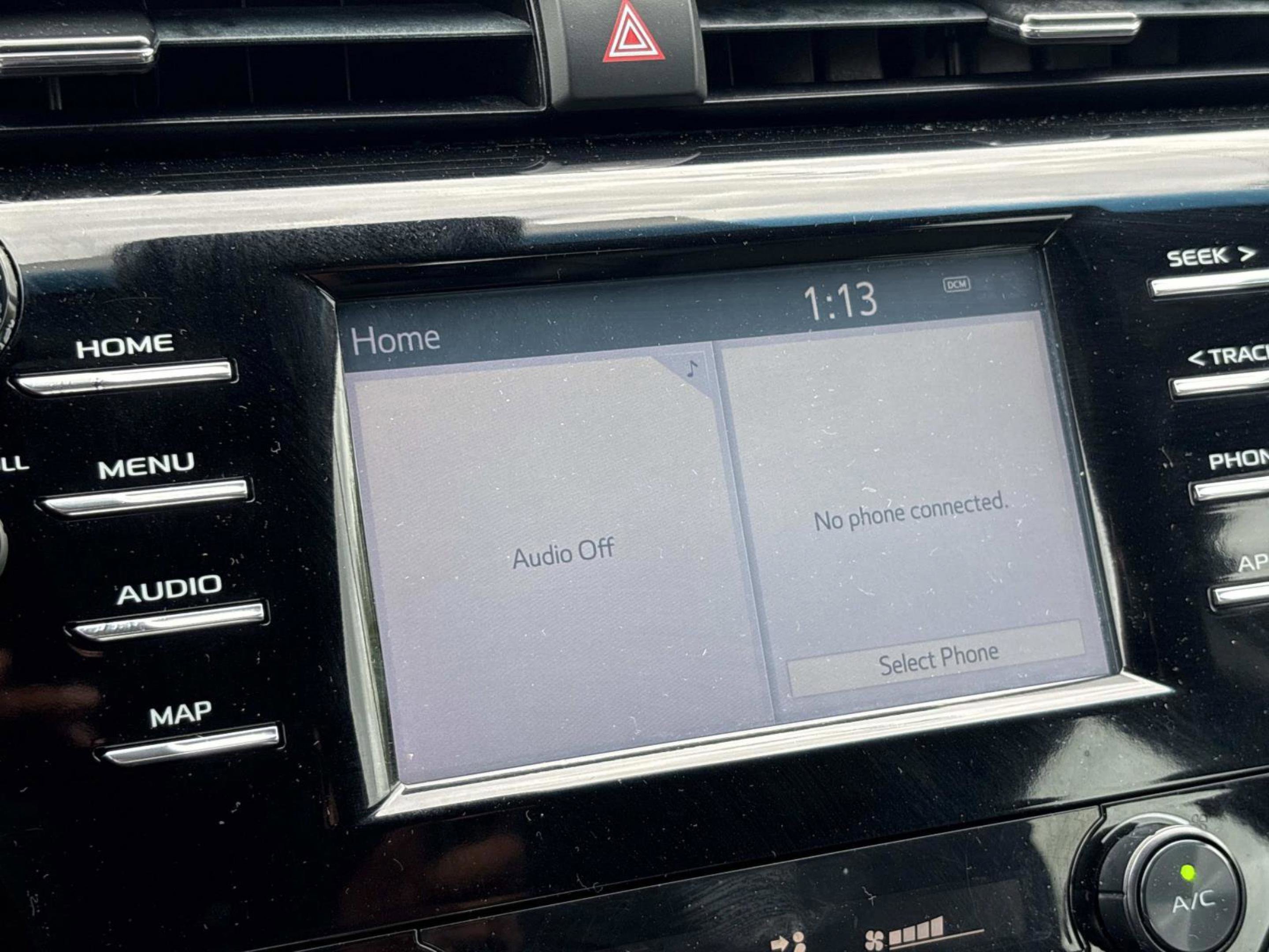 2019 Toyota Camry SE photo 28