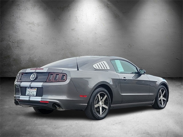 2014 Ford Mustang V6 photo 3