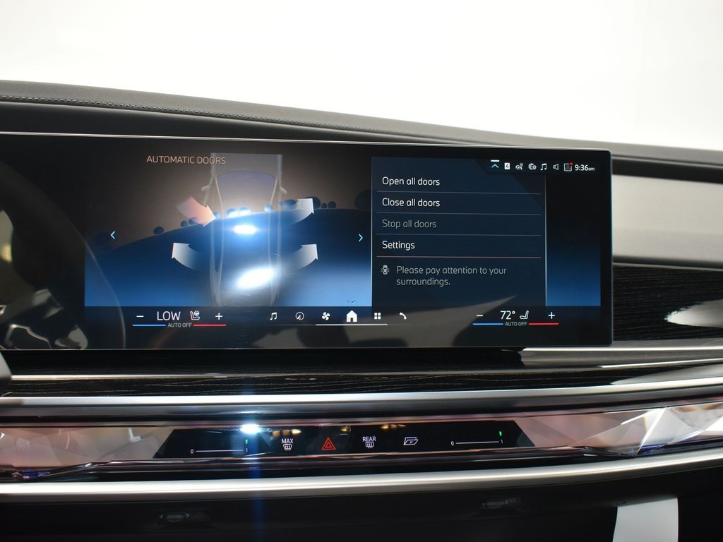 2026 Bmw 740i photo 26