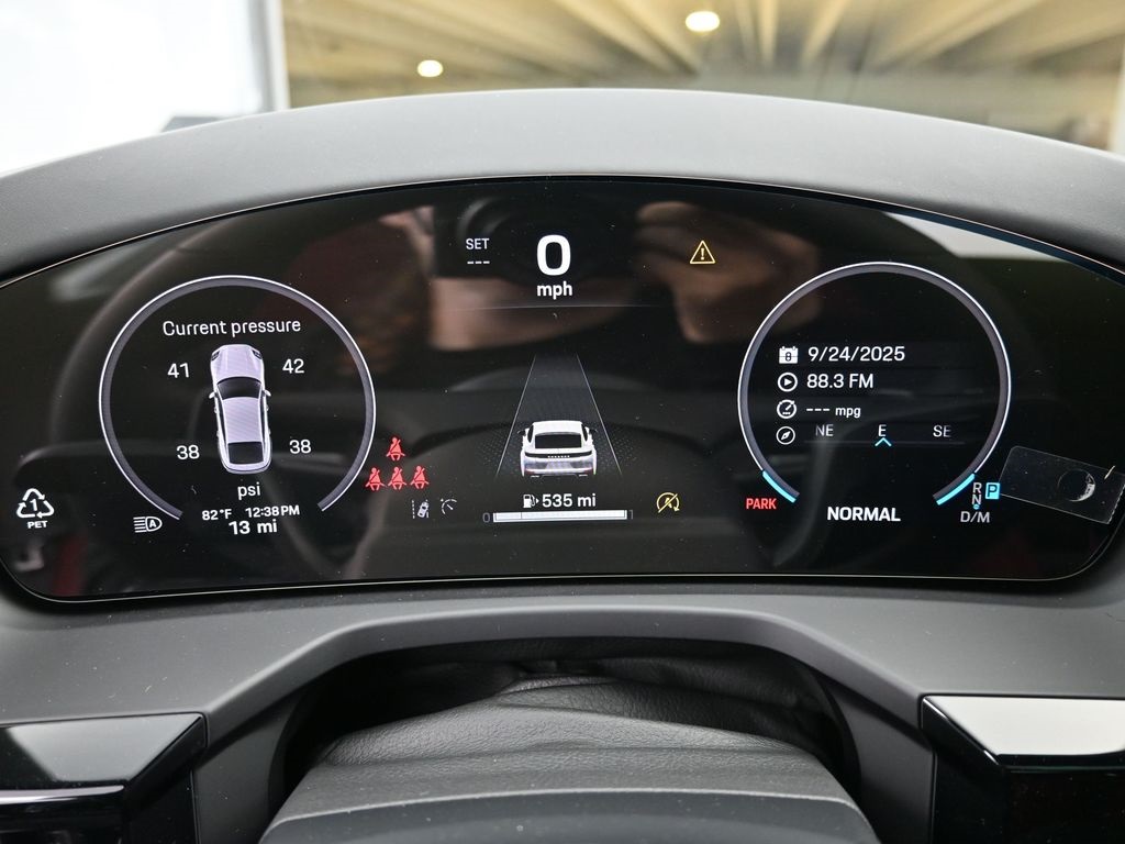 2026 Porsche Panamera GTS photo 24