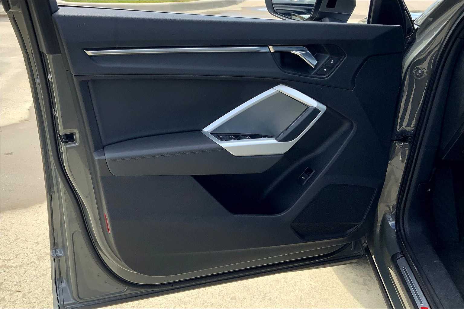 2021 Audi Q3 S line Premium photo 25