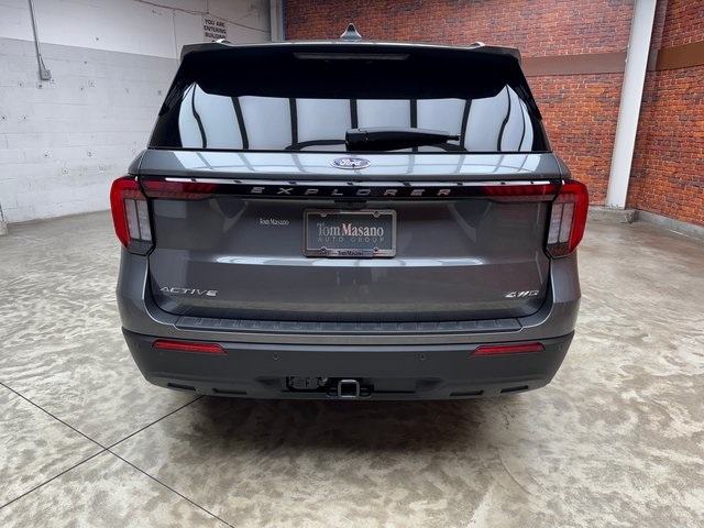 2025 Ford Explorer photo 4