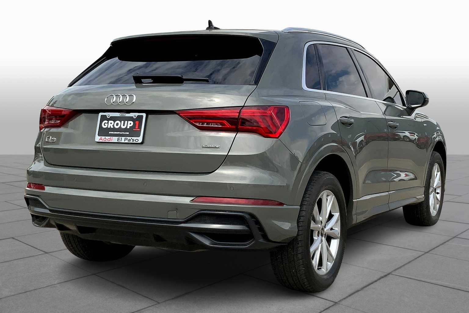 2022 Audi Q3 S line Premium Plus 45 TFSI photo 12