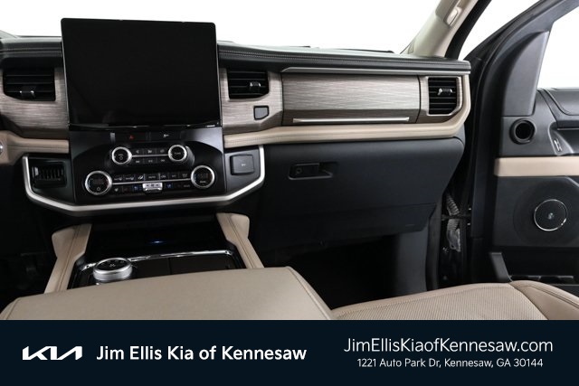 2023 Ford Expedition Limited photo 16