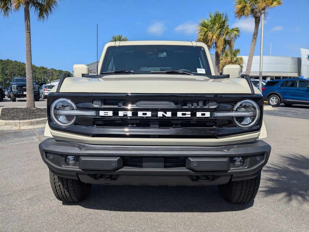 2025 Ford Bronco Outer Banks photo 9