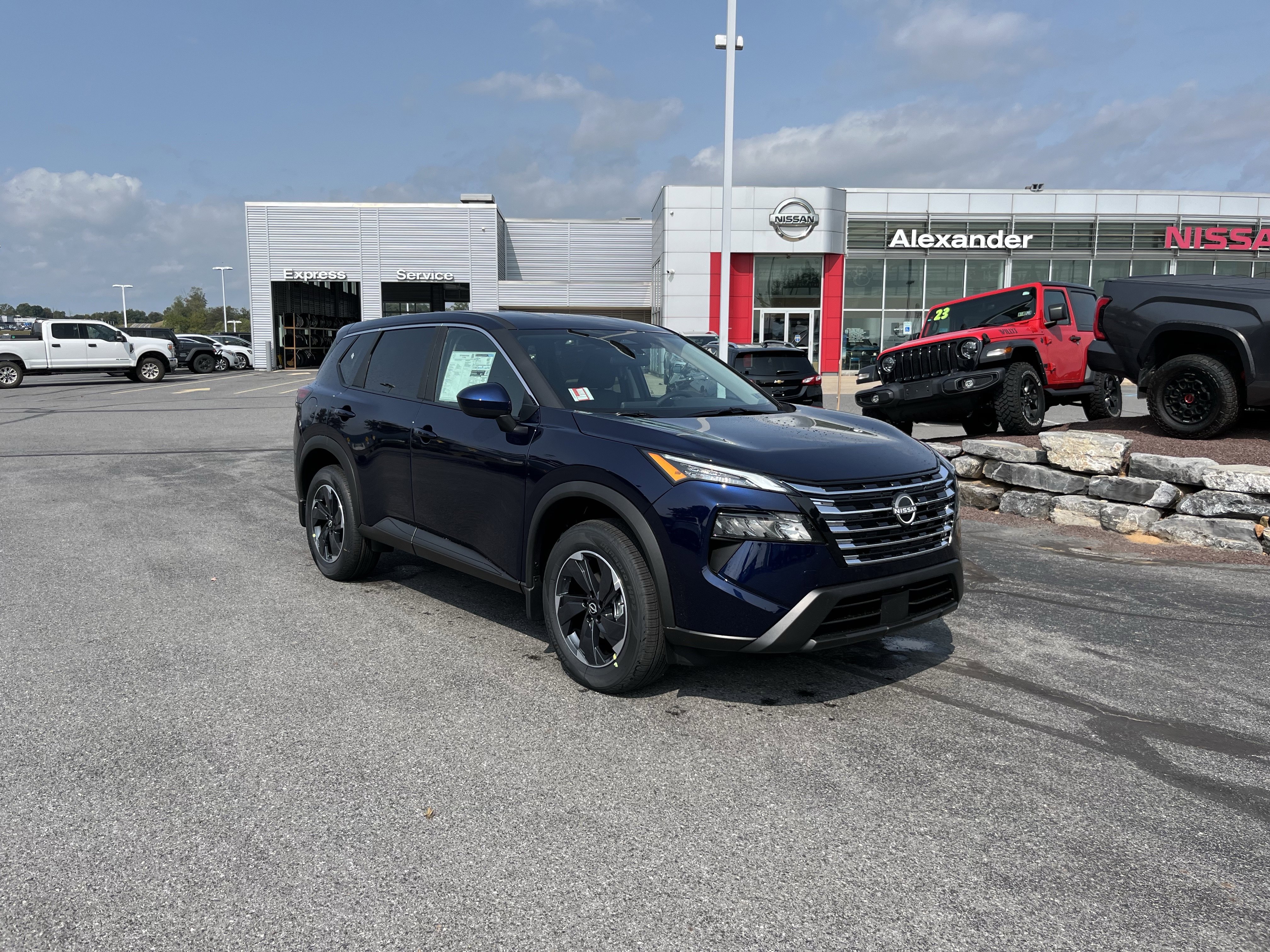 2026 Nissan Rogue SV's photo