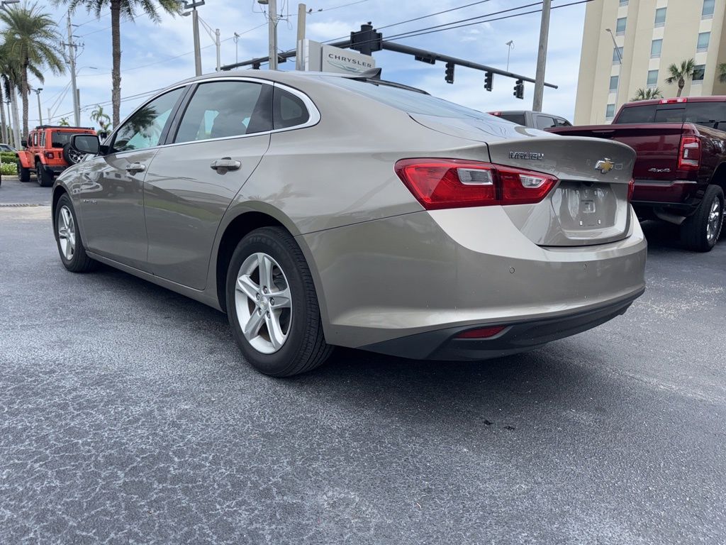 2022 Chevrolet Malibu LS photo 6