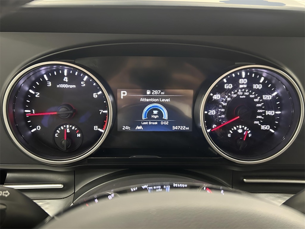 2023 Kia Carnival LX photo 16