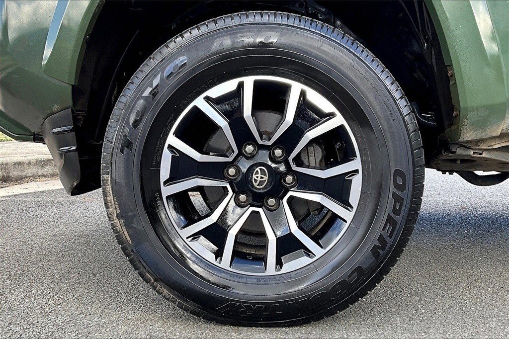 Image of Pre-Owned 2021 Toyota Tacoma SR5
