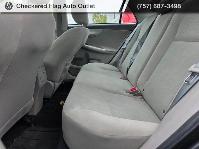 2012 Toyota Corolla LE photo 19