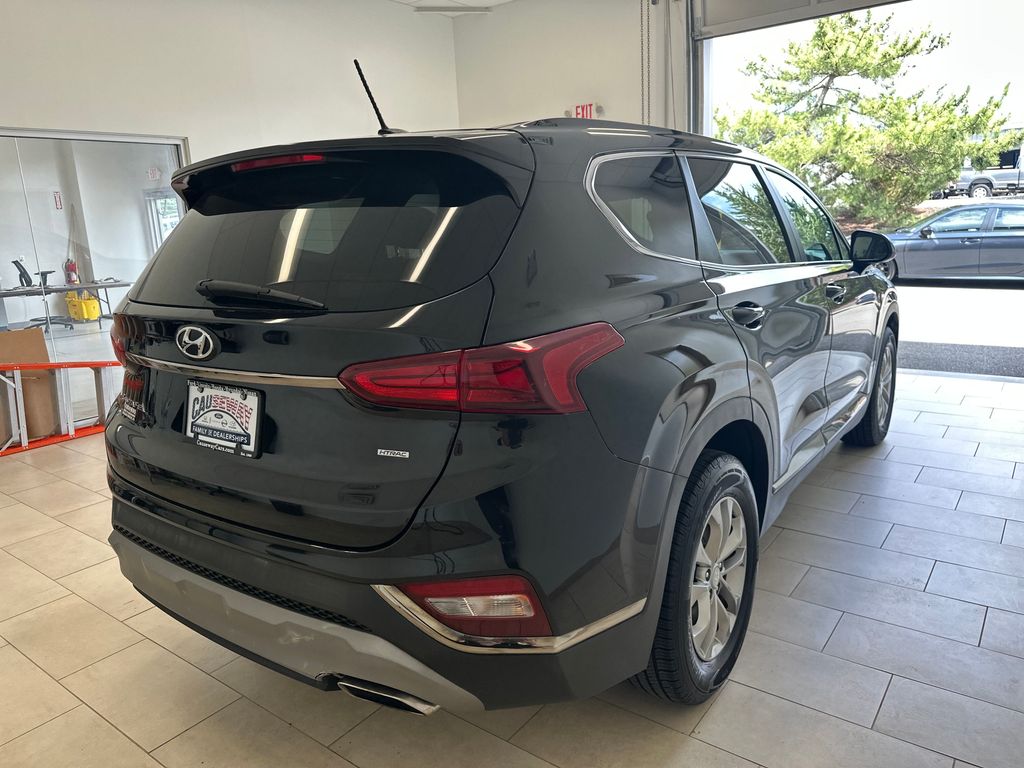 2019 Hyundai Santa Fe SE photo 6