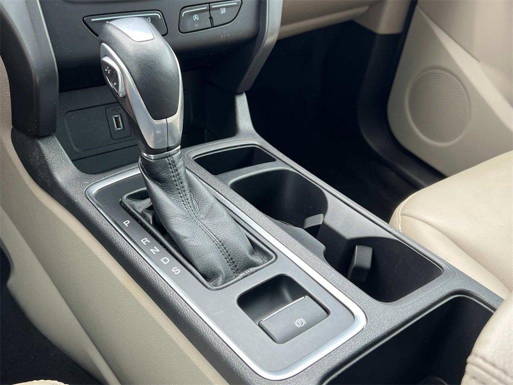 2019 Ford Escape SEL photo 22