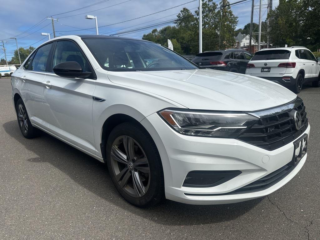 2019 Volkswagen Jetta R-Line photo 4