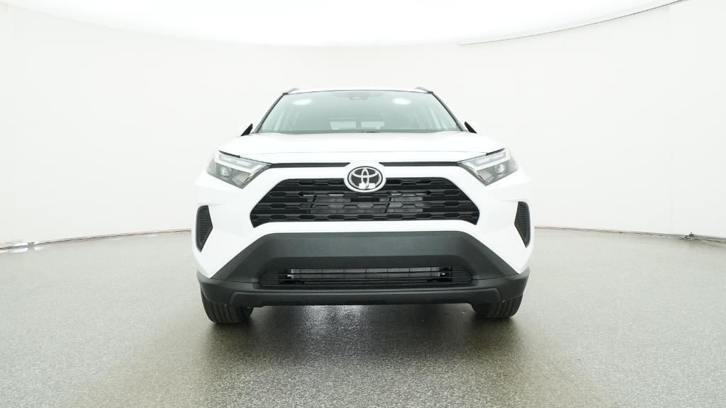 2025 Toyota RAV4 XLE photo 2