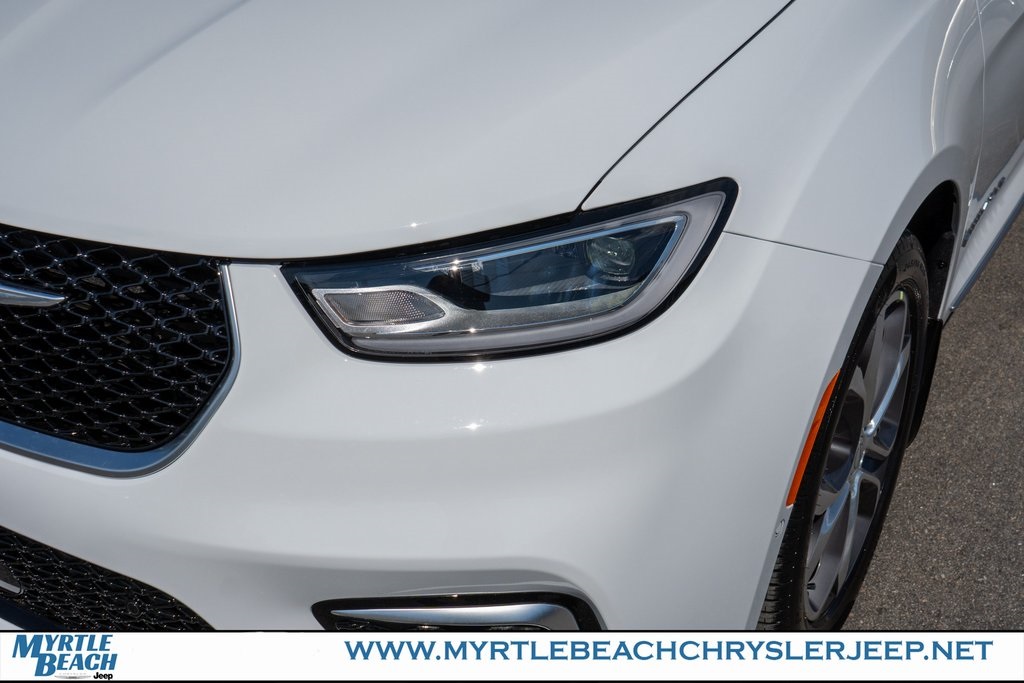 2026 Chrysler Pacifica Pinnacle photo 8