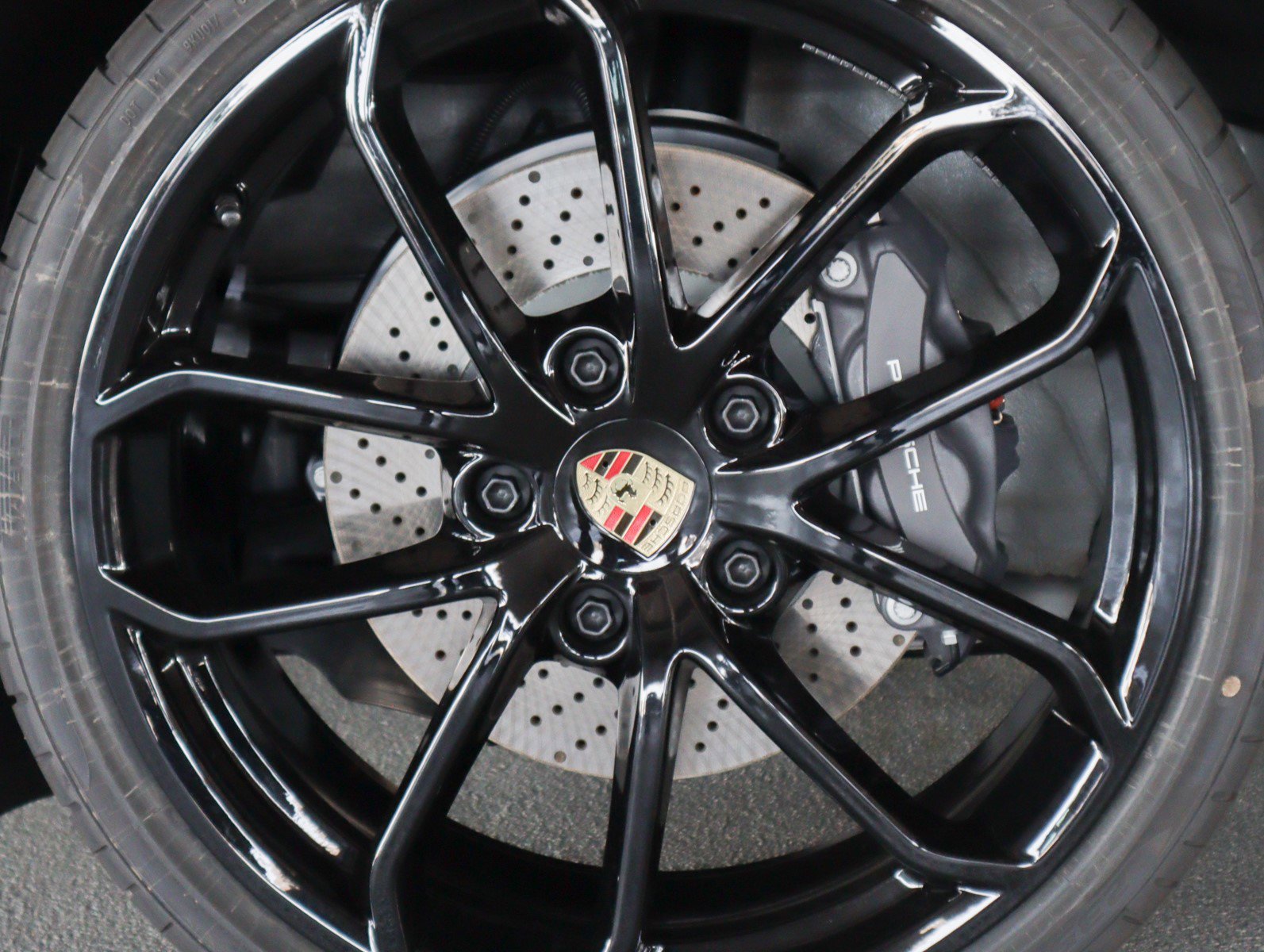 2025 Porsche Cayman photo 12