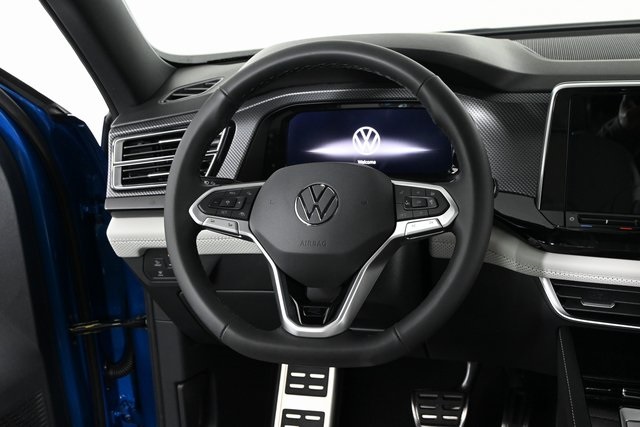2025 Volkswagen Atlas Cross Sport SEL Premium R-Line photo 3