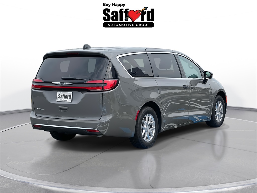 2025 Chrysler Pacifica photo 8