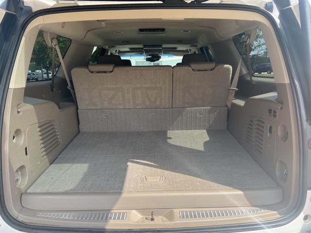 2016 Chevrolet Suburban LTZ photo 32