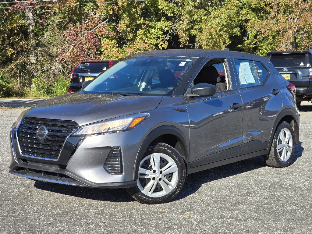 2021 Nissan Kicks S photo 2