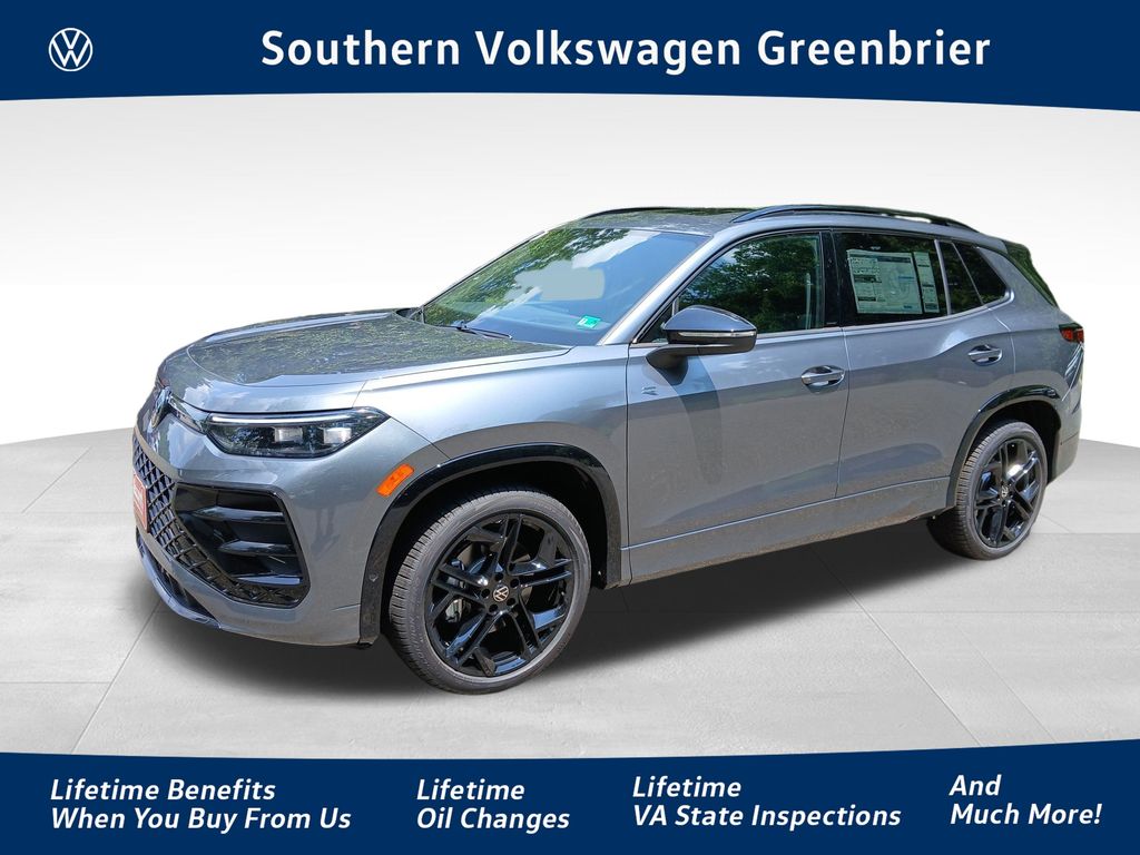 2025 Volkswagen Tiguan SE R-LINE BLACK's photo