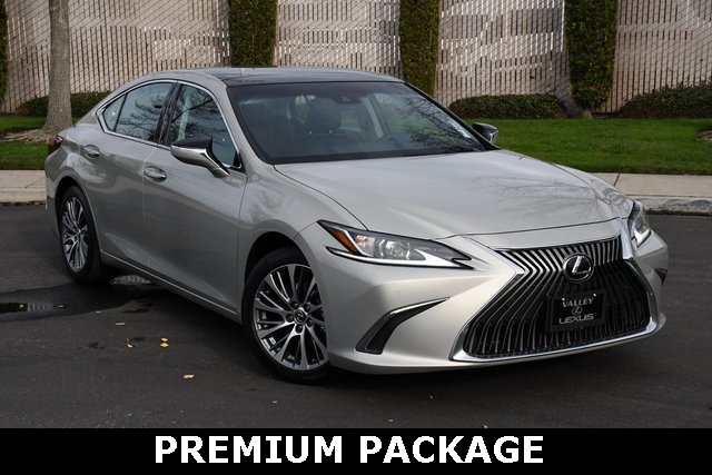 2020 Lexus ES 350's photo