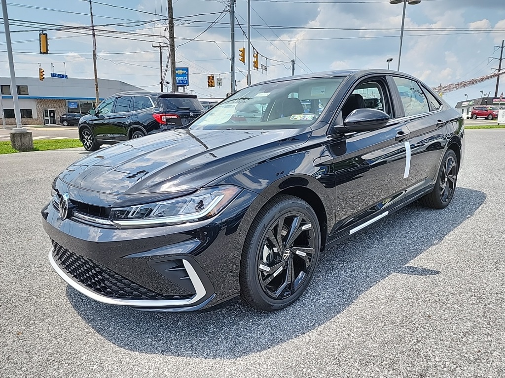 2025 Volkswagen Jetta SE's photo