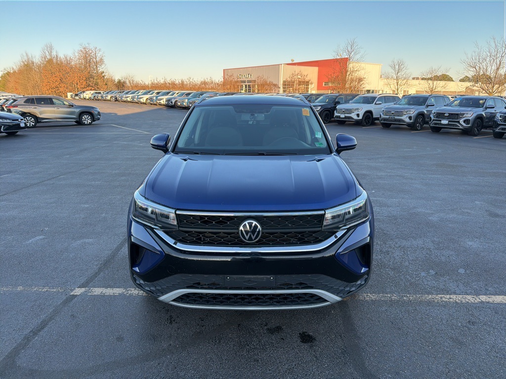 2022 Volkswagen Taos SE's photo