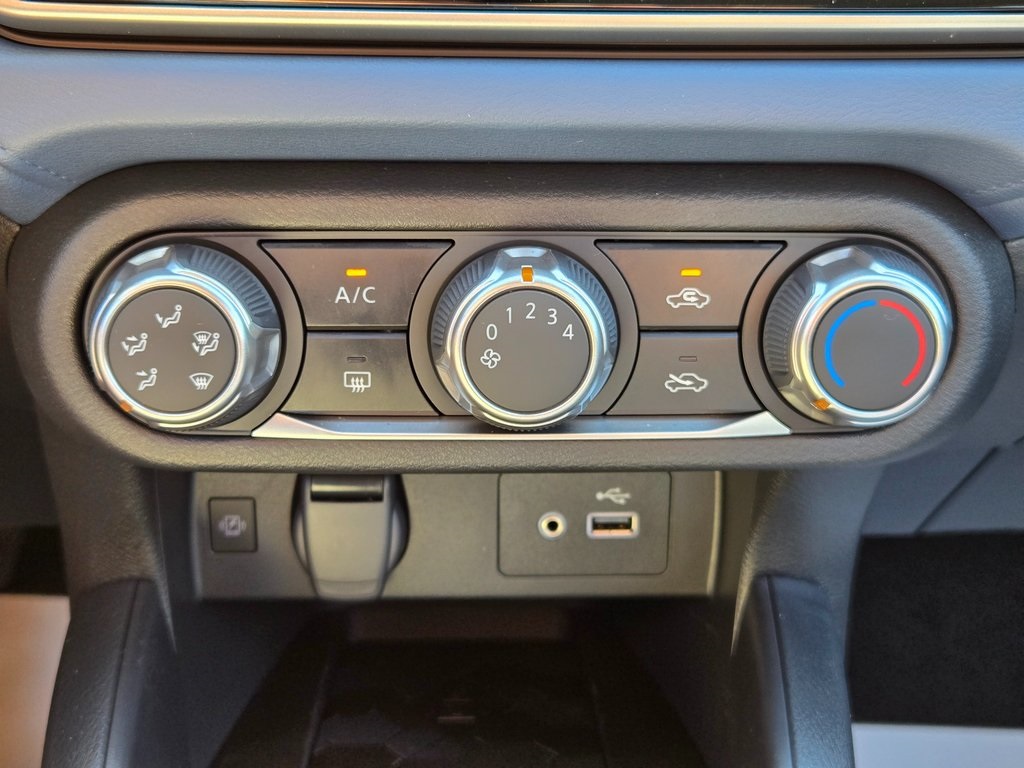 2025 Nissan Versa SV photo 22