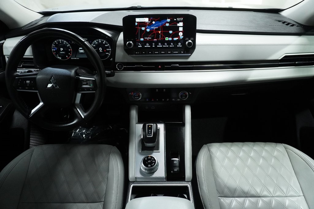 2024 Mitsubishi Outlander SEL photo 17