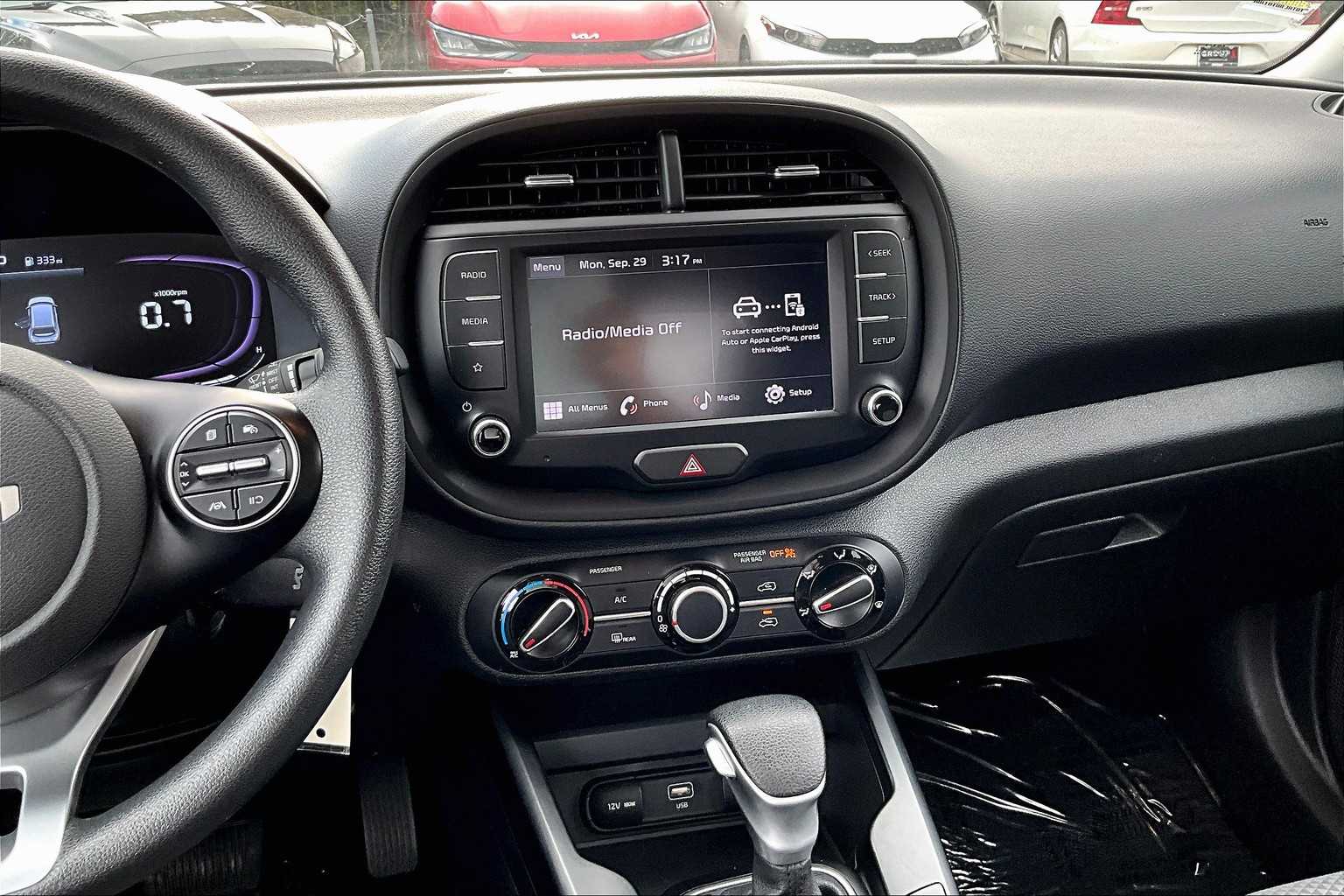 2023 Kia Soul LX S photo 6