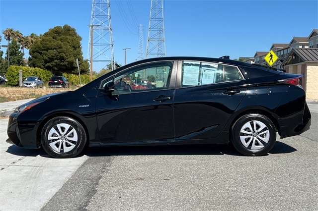 2017 Toyota Prius One Two photo 7